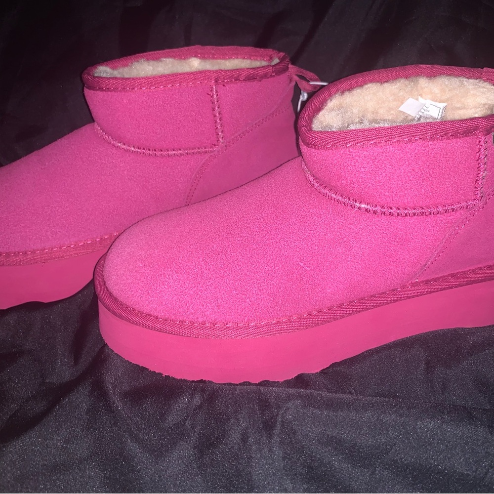 BEARPAW Platform Ankle Boots - Picture 8 of 9